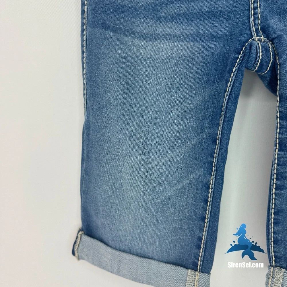 1237 NWT True Religion Riley Knee Length Bermuda Jean Shorts - W24 - Medium Wash